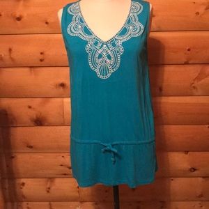 🛍 Jones New York: Cute tie-waist blouse